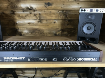 Dave Smith Instruments Prophet Rev2 16-voice Keyboard Фото 2