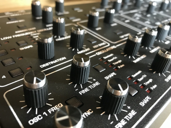 Dave Smith Instruments Prophet Rev2 16-voice Module Фото 5