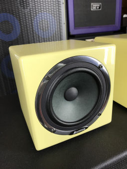 Avantone Pro MixCube Active Monitor Pair Cream Фото 3