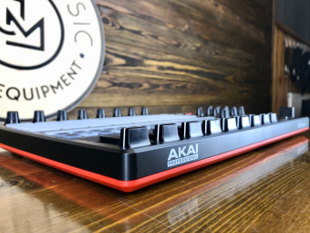 Akai Pro APC40 mkII Фото 4