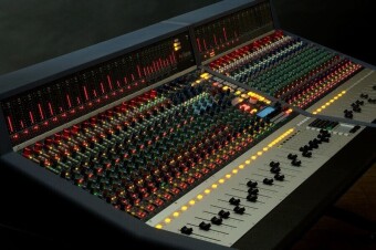 AMS Neve Genesys G64 (64 input, 32 fader) base console Фото 2