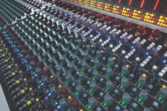 AMS Neve Genesys G96 (96 input, 48 fader) base console Фото 3