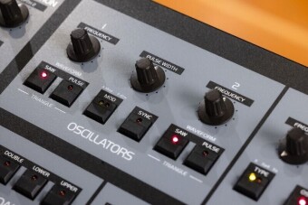 Oberheim OB-X8 Фото 2