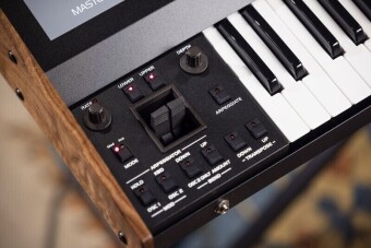 Oberheim OB-X8 Фото 6