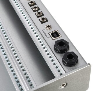 Intellijel Palette 4U x 62HP Silver powered case Intellijel Palette 4U x 62HP Silver powered case Фото 4