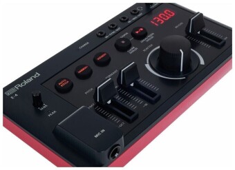 Roland E-4 Фото 5