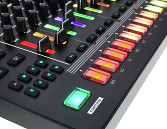 Roland TR-8S Roland TR-8S Фото 4