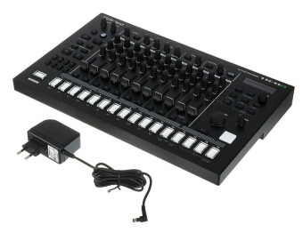 Roland TR-8S Roland TR-8S Фото 2