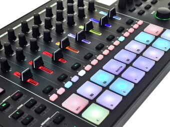 Roland MC-707 Roland MC-707 Фото 4