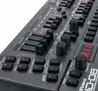 Roland JD-08 Фото 3