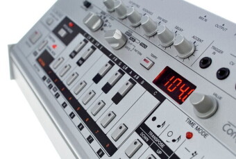 Roland TB-03 Фото 6