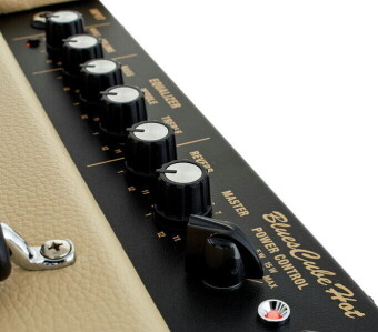 Roland Blues Cube Hot VB Фото 6