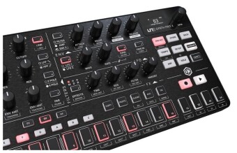 IK Multimedia UNO Synth Pro X Фото 2