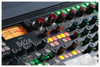 AMS Neve 8424 motorised fader console Фото 4