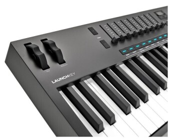 Novation Launchkey 61 mk4 Фото 6