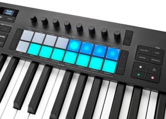 Novation Launchkey 61 mk4 Фото 8