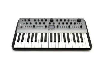 Modal Electronics CARBON8 Фото 3