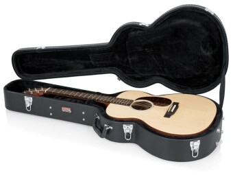 B-Stock Case for acoustic Martin Guitar