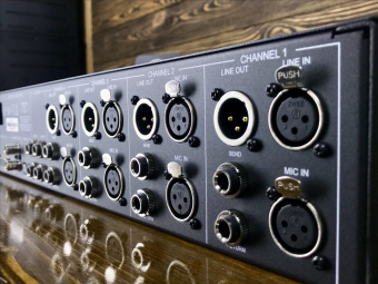 UNIVERSAL AUDIO 4-710d Фото 7